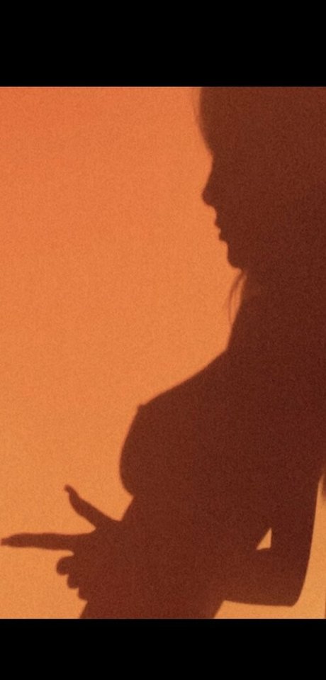 曲線美の熟女OnlyFans セクシーヌード 画像