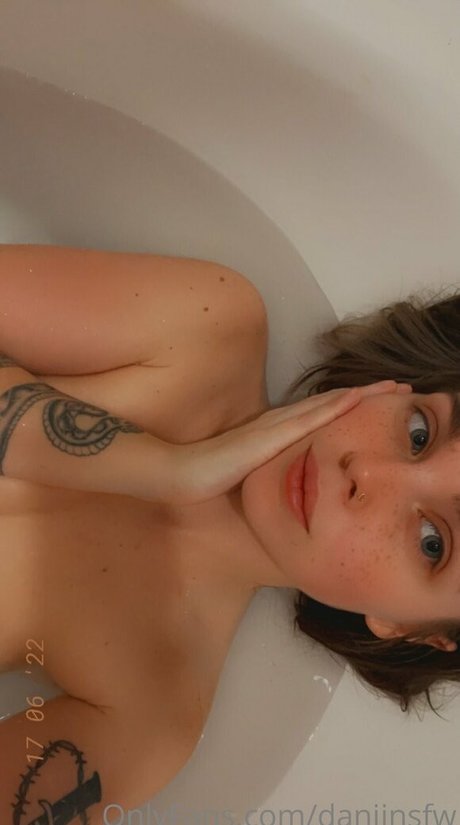 Daniinsfw セクシーなスター 写真