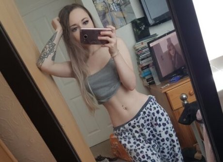 Lunar xo 美しいモデル 画像