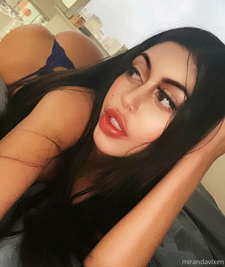 Miranda Vixen エロティックモデル 写真