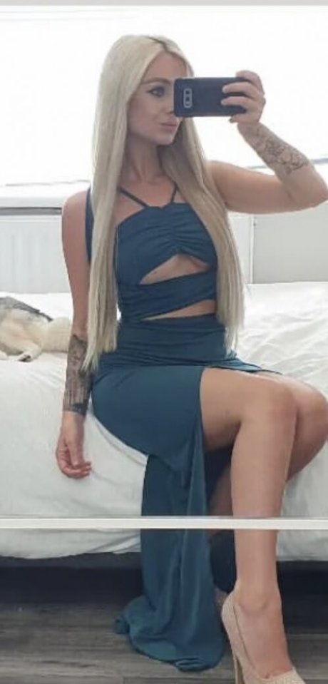 Charlotte Jodie モデル 写真