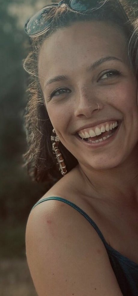 Molly Mae Osborne XXXモデル 写真