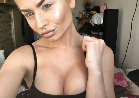 Romanie Smith ポルノスター xxx 写真