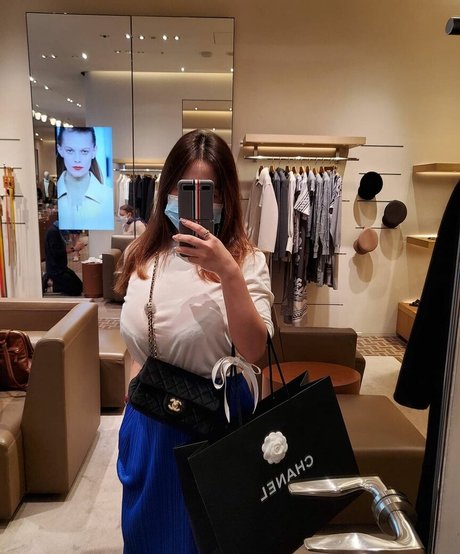 Uelee セックスモデル 写真