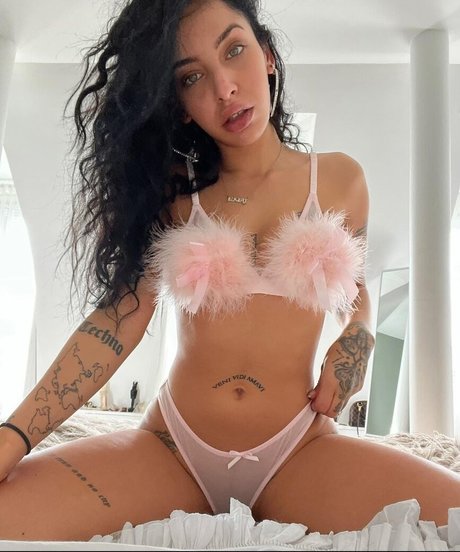 Sara Benamara xxx女優 写真