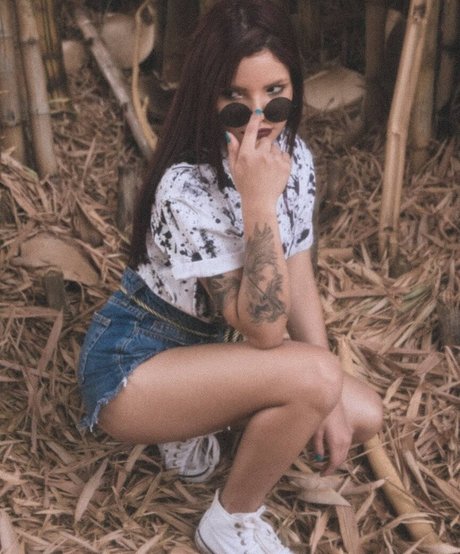 曲線美の裸OnlyFans ホットヌード 画像