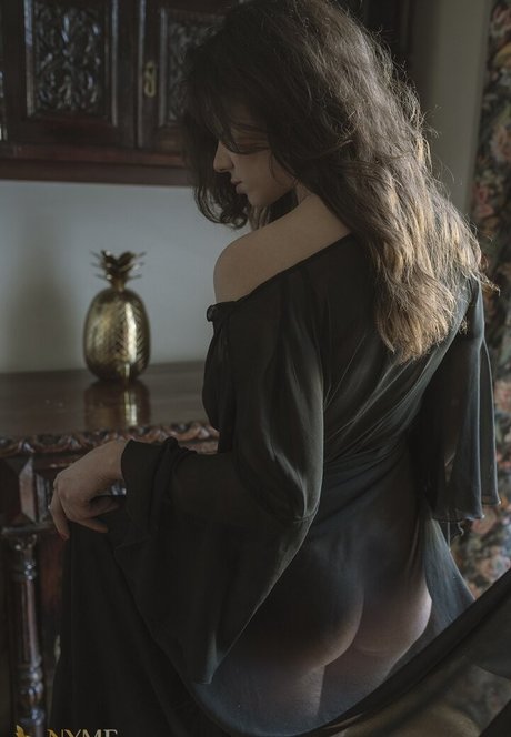 Kristina Pustovar エロティックなポルノスター 写真