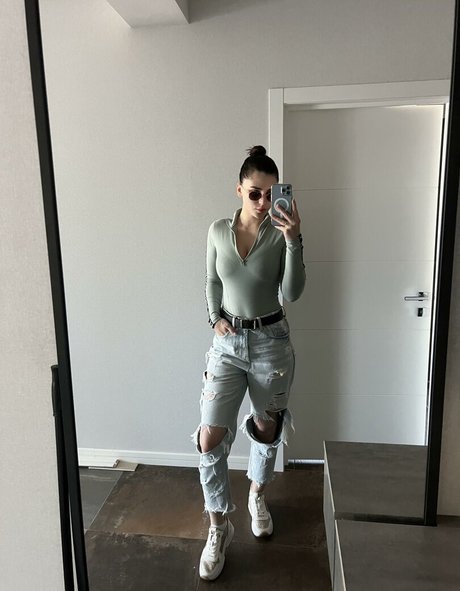 AnyAwareness5279 ホット女優 写真