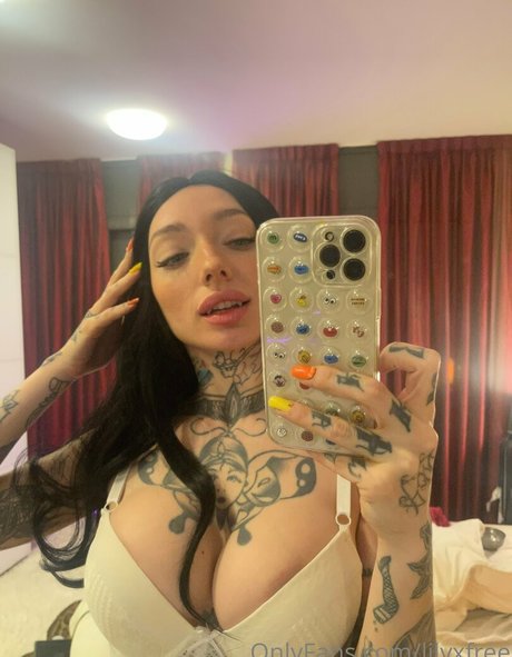 Nefka Micaela ポルノスター ヌード 写真