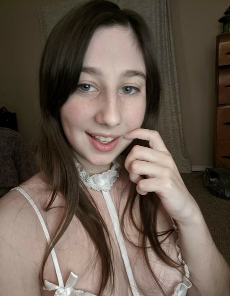 Sasha Sallow HD女優 写真