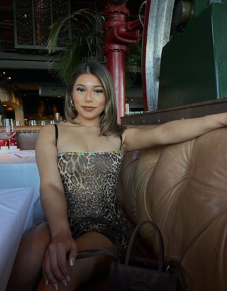 シシーオンリーファンズ ポルノ 画像