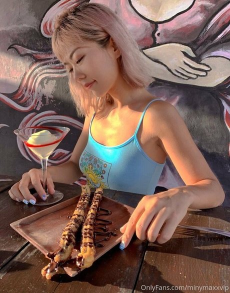 Minymaxxvip 完璧なポルノスター 写真