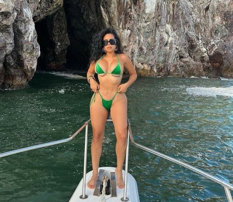 DMV オンリーファン セックス 写真