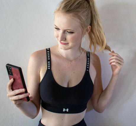 valerieneli アートモデル 画像