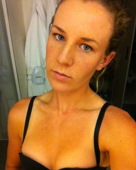 Olivia Rogowska HDモデル アーカイブ