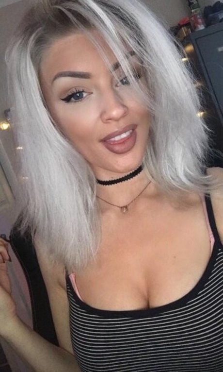 興奮した熟女OnlyFans ヌード 画像