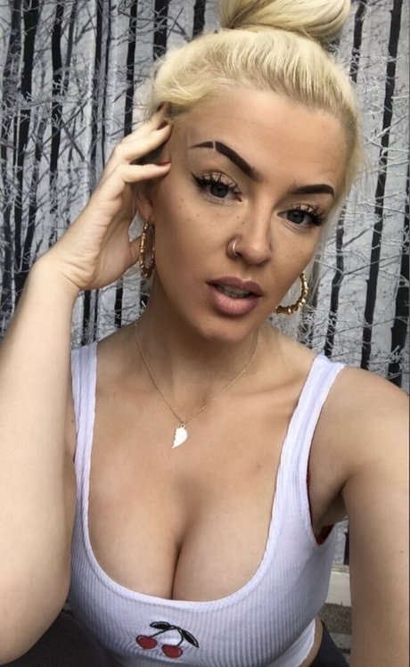 コスプレファックOnlyFans セクシーヌード 写真