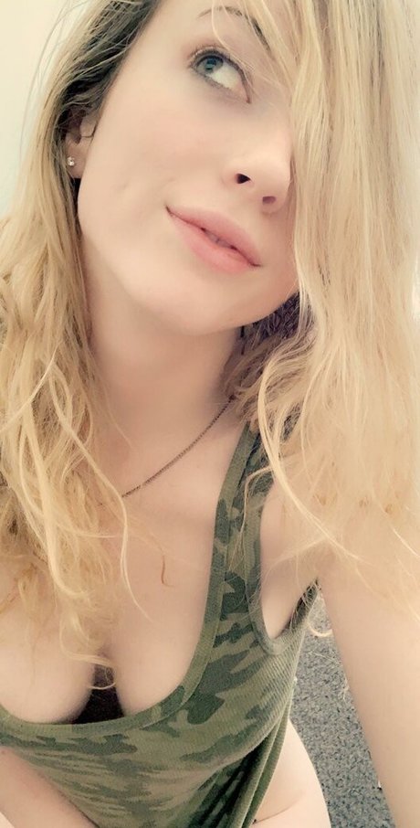 Snowdogmom ヌードモデル 画像