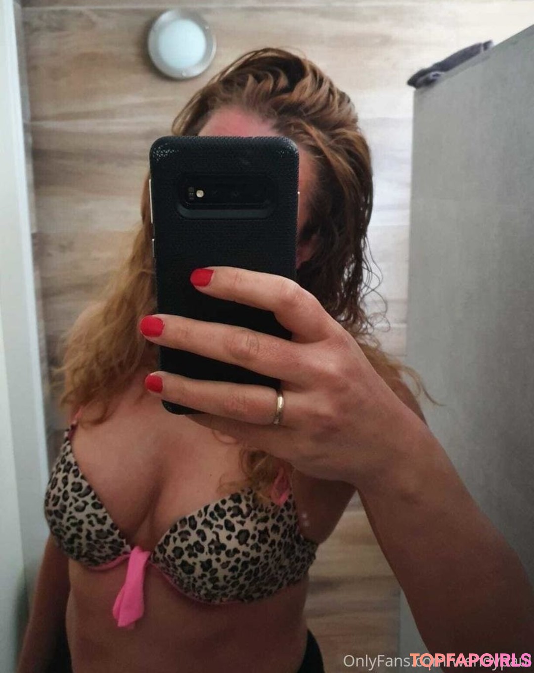 ニューハーフ 熟女 OnlyFans ホットポルノ 画像