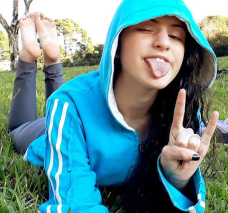 Friend s Pretty Feet top profile image