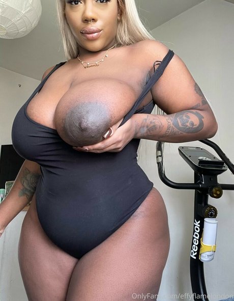 Effy Flame スター ヌード ギャラリー