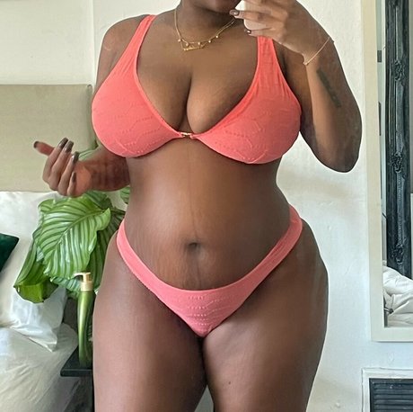 Effy Flame ポルノスター 独占 画像