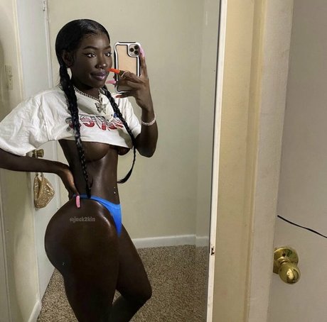 Cyn Kaine セックスモデル 写真