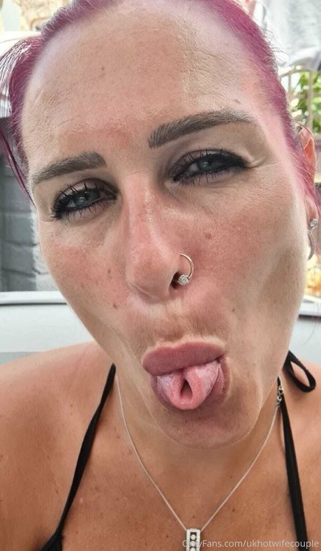 ukhotwife ポルノスター 裸 アーカイブ