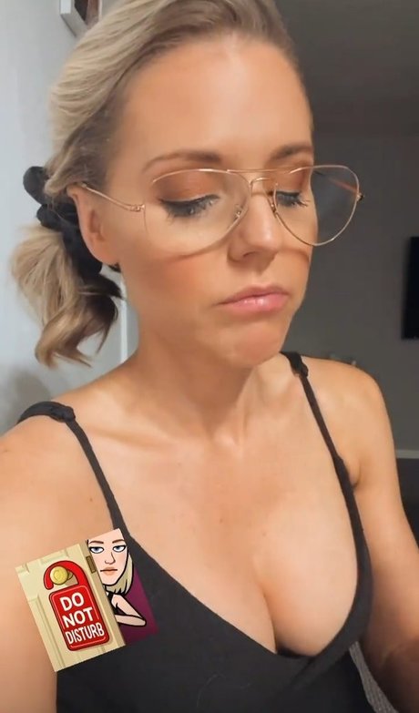 Stephanie Waring 裸のモデル 写真