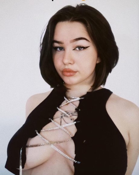 Badgalanti ポルノスター 写真