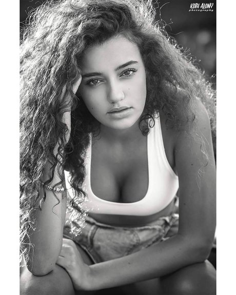 Liraz Nomdar 完璧なスター 写真