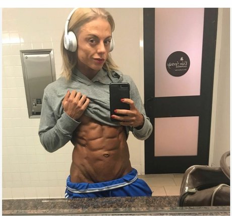 Amanda Machado xxxモデル 写真