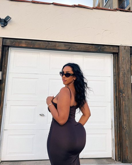 iLLi y ポルノスター アダルト アーカイブ