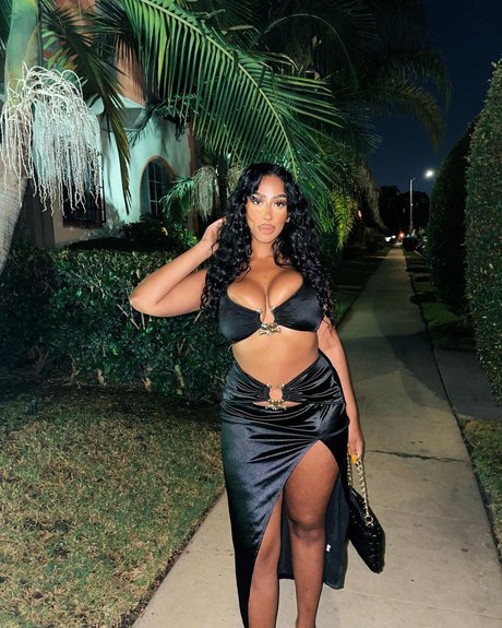 iLLi y 美しいポルノスター アーカイブ