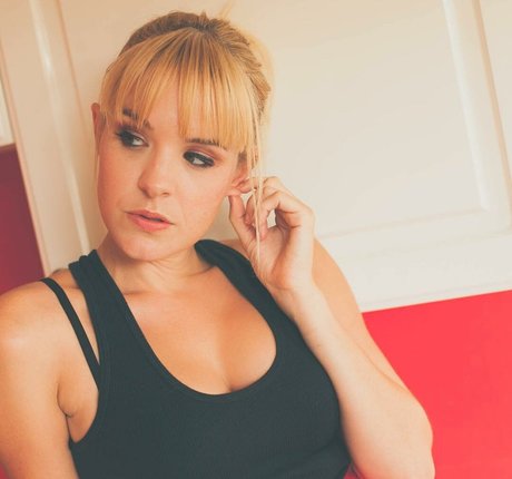 Brea Grant セクシーモデル 画像