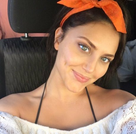 Cassie Scerbo 完璧なスター 写真