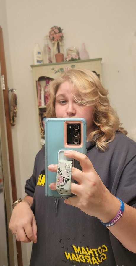 katiebugkitty122 スター 写真