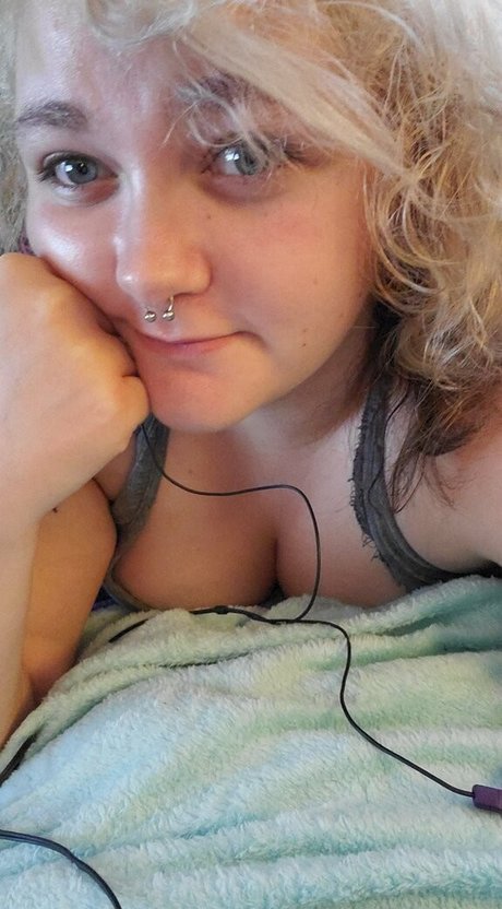 katiebugkitty122 ホット女優 画像