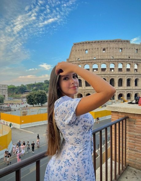 ぽっちゃりエモOnlyFans ヌード 写真