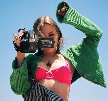 バイセクシャルカップルのOnlyFans 可愛い 写真