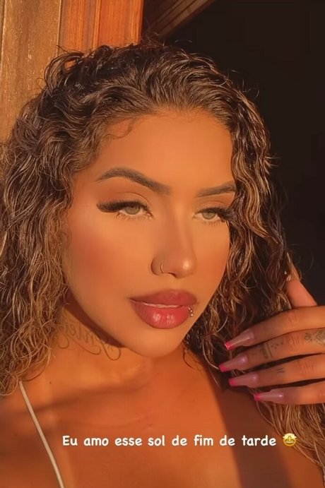 巨乳のマンコOnlyFans アート裸 写真