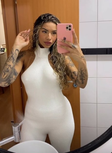 細身の巨乳OnlyFans 美しいヌード ギャラリー