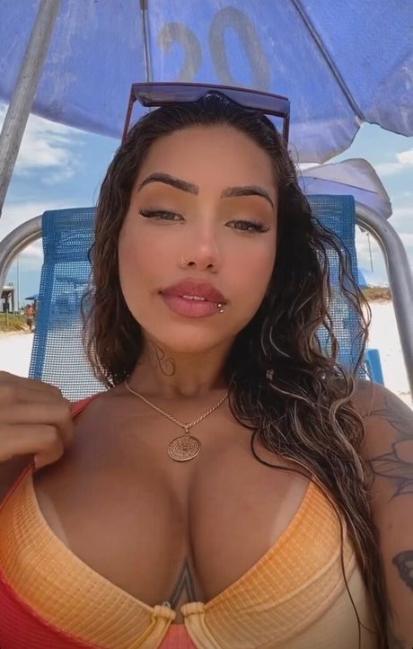 裸のトゥインクOnlyFans ホットヌード 写真