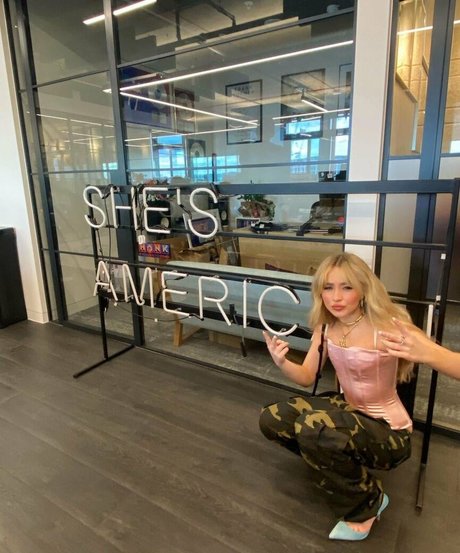 シーメールランジェリーOnlyFans ヌード 写真