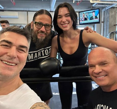 おばあちゃんの巨乳OnlyFans セクシー アーカイブ