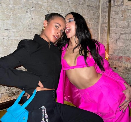 お金 OnlyFans 無料セックス 画像