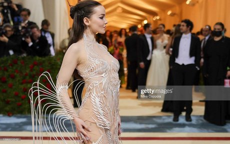 Dove Cameron かわいいポルノスター アーカイブ