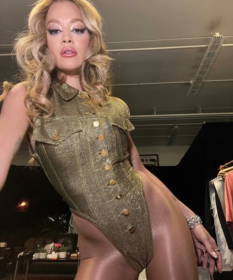 ゲイランジェリーOnlyFans アートxxx 画像