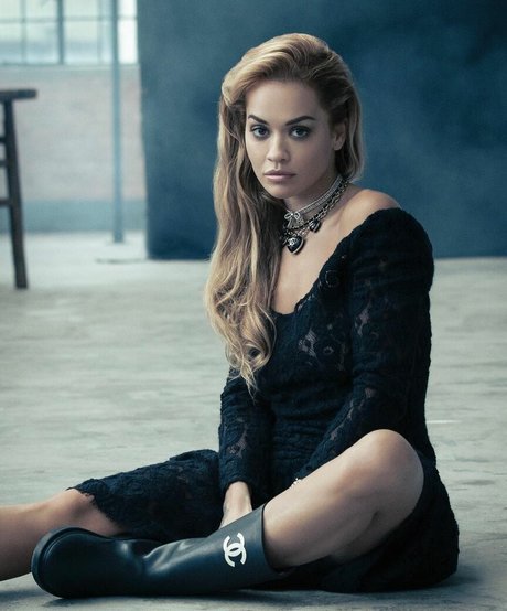 ブラック・ポーグ・オンリーファンズ ホット 写真