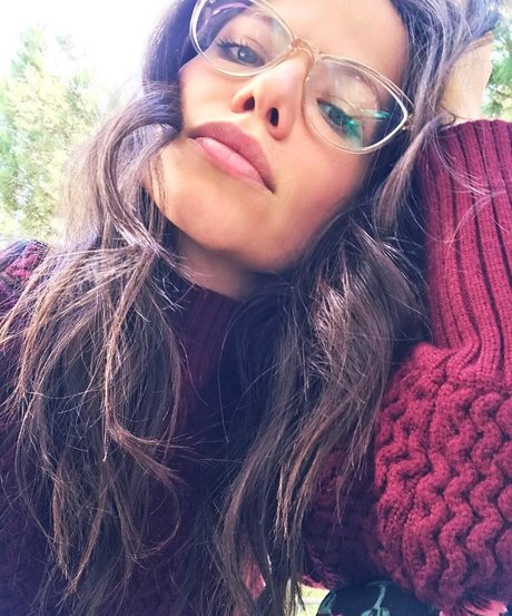 Tammin Sursok xxxスター 写真